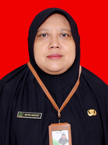 <center>Wali Kelas 9B<br>Mutik Hidayat, S.Pd, M.Pd. </center>